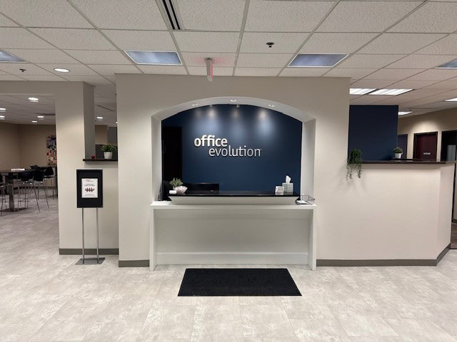 Modern coworking space reception at Office Evolution in Columbus Worthington.