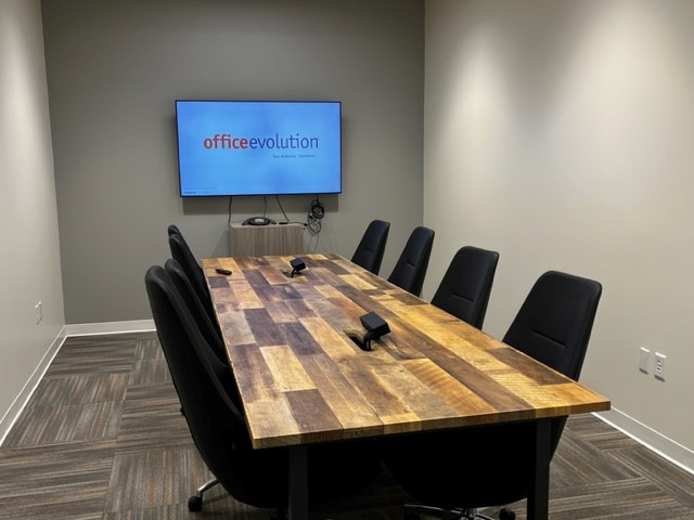 8 person meeting room
