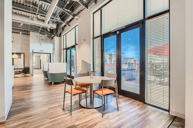 Coworking Space at Office Evolution Southlands