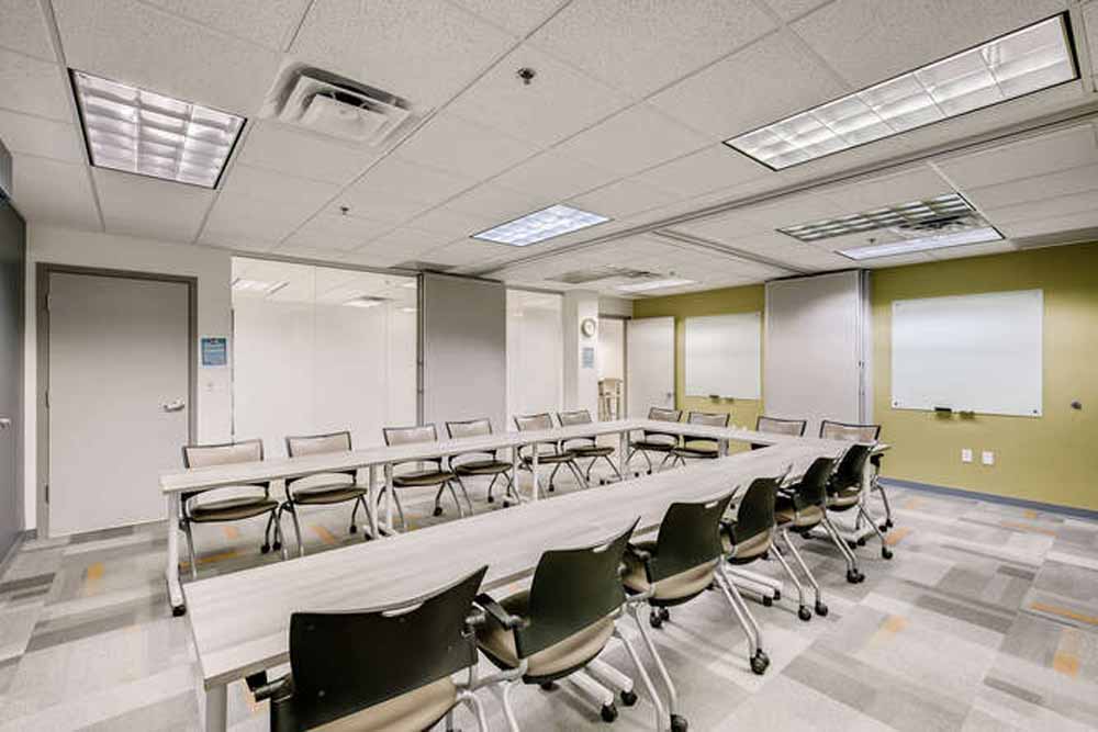Flexible coworking office space with meeting rooms at Office Evolution.